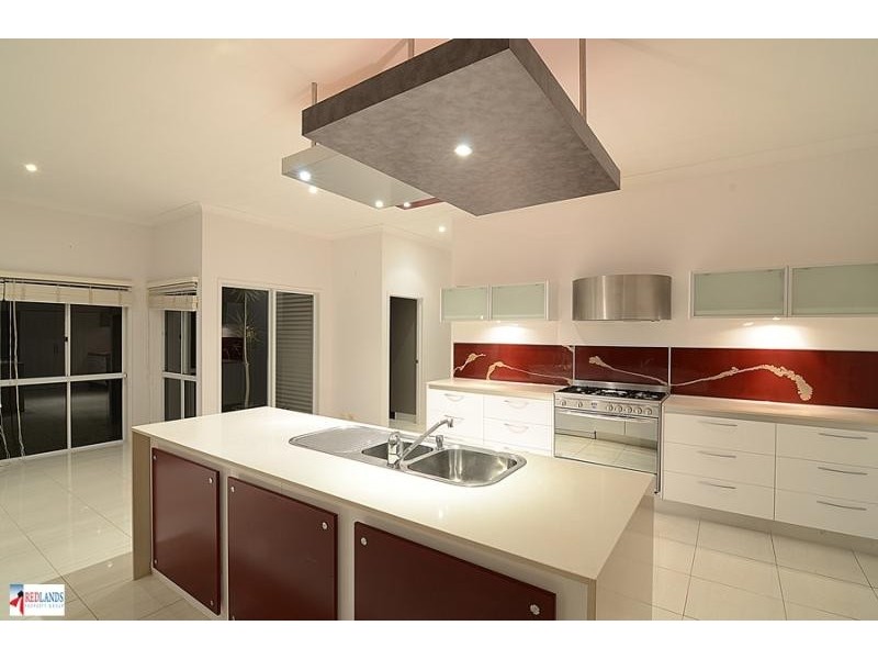 11 Saltwater Place, Redland Bay QLD 4165