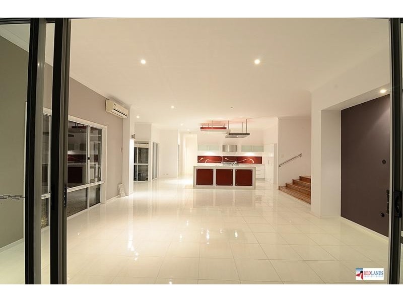 11 Saltwater Place, Redland Bay QLD 4165