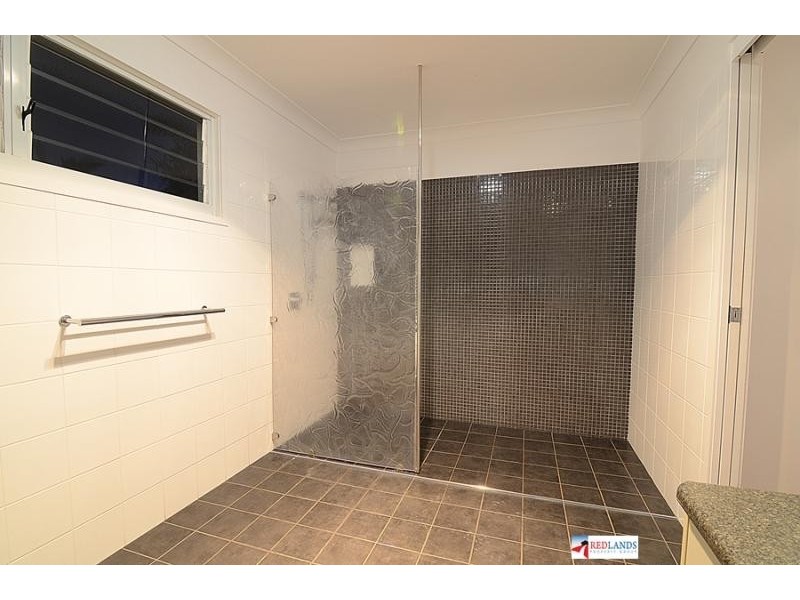 11 Saltwater Place, Redland Bay QLD 4165