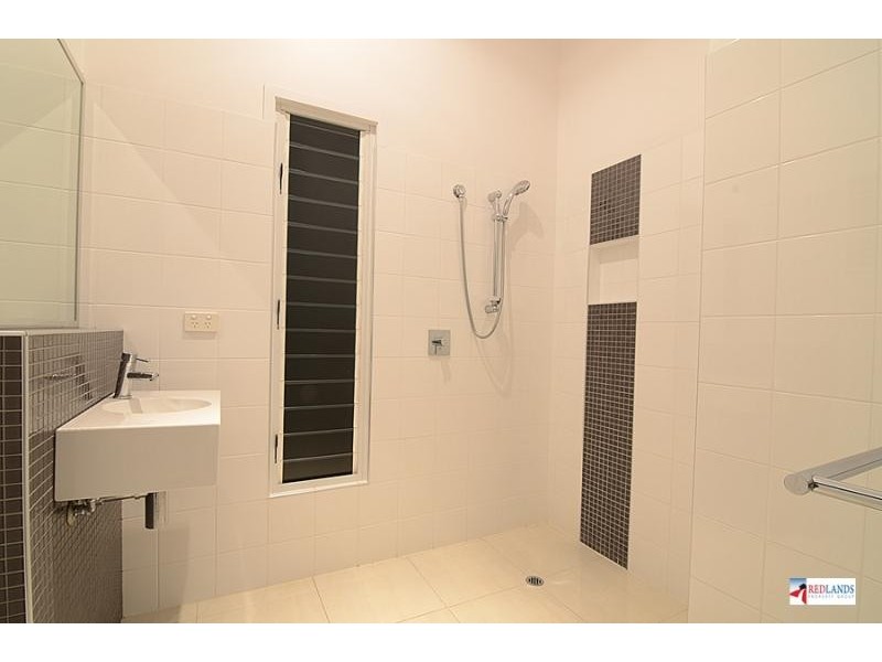 11 Saltwater Place, Redland Bay QLD 4165