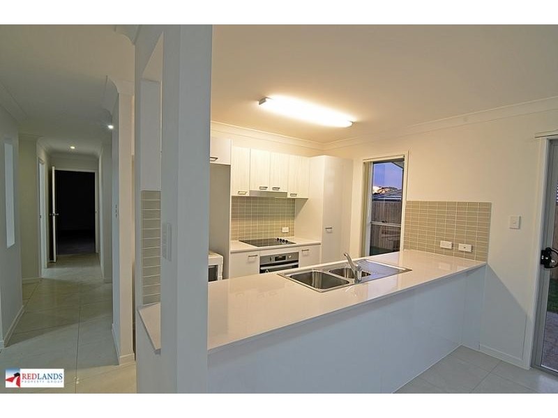 134 BANKSWOOD Drive, Redland Bay QLD 4165