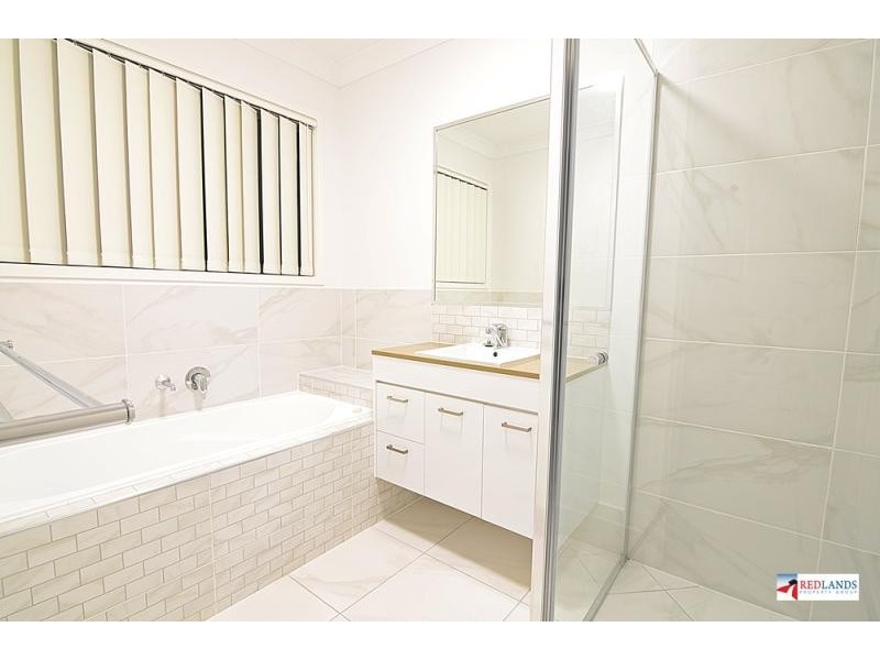 132 BANKSWOOD Drive, Redland Bay QLD 4165