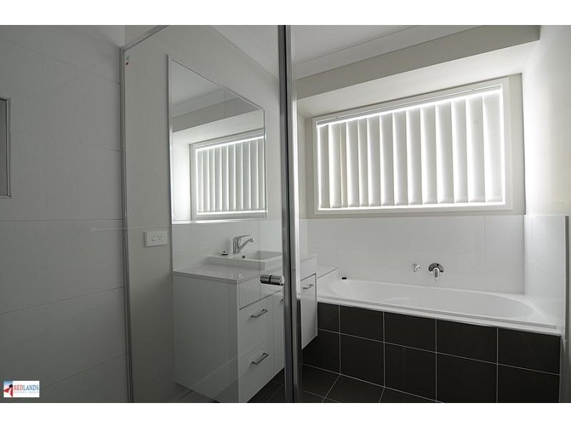 17 BEACHWOOD Street, Redland Bay QLD 4165