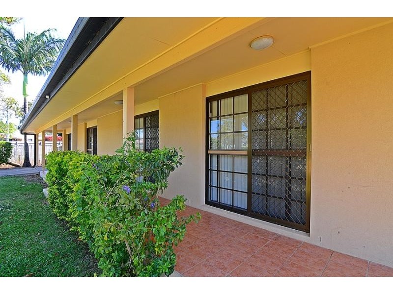 2 Mark Street, Redland Bay QLD 4165
