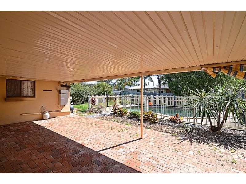 2 Mark Street, Redland Bay QLD 4165
