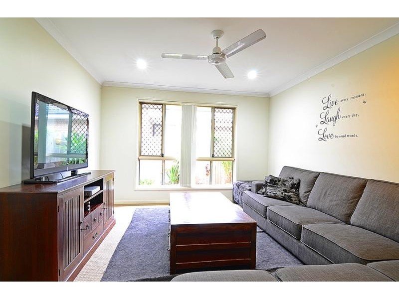 11 BREAM Place, Redland Bay QLD 4165