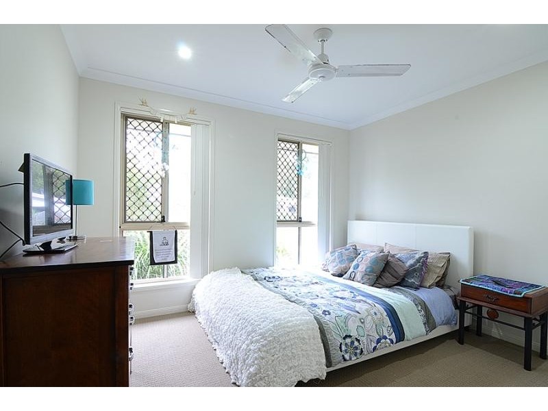 11 BREAM Place, Redland Bay QLD 4165