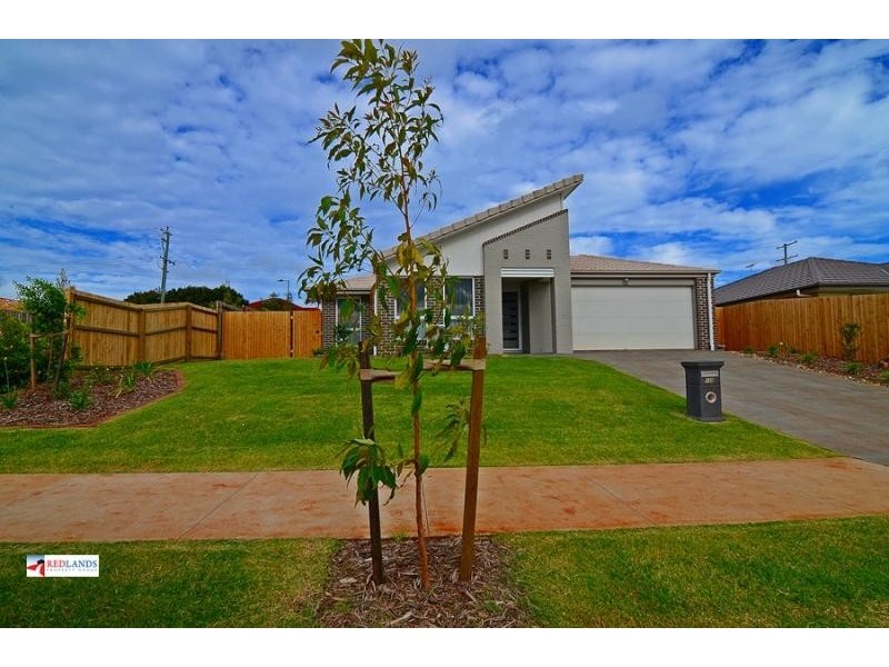 130 BANKSWOOD Drive, Redland Bay QLD 4165