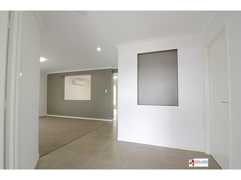 130 BANKSWOOD Drive, Redland Bay QLD 4165