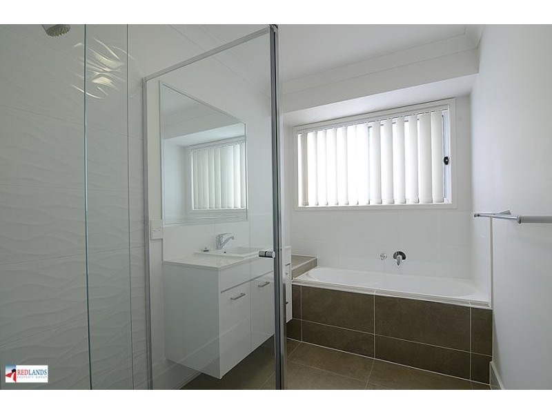 130 BANKSWOOD Drive, Redland Bay QLD 4165