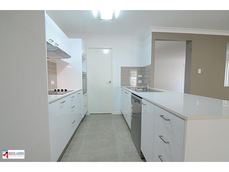 130 BANKSWOOD Drive, Redland Bay QLD 4165