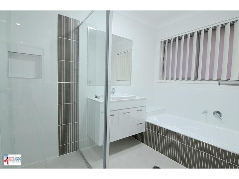 4 BEACHWOOD Street, Redland Bay QLD 4165