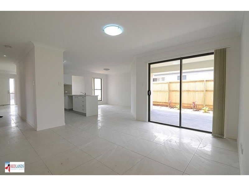 136 BANKSWOOD Drive, Redland Bay QLD 4165