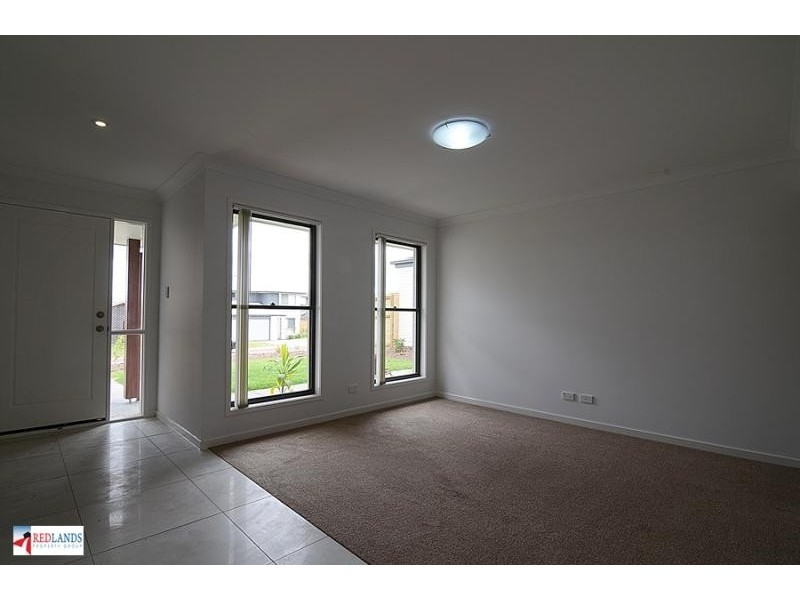 136 BANKSWOOD Drive, Redland Bay QLD 4165