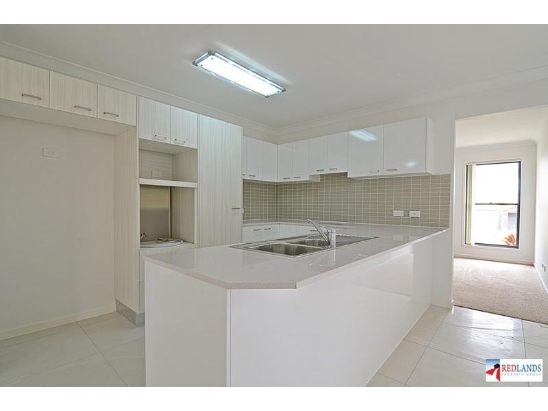 136 BANKSWOOD Drive, Redland Bay QLD 4165