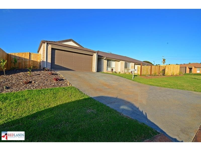 8 BEACHWOOD Street, Redland Bay QLD 4165