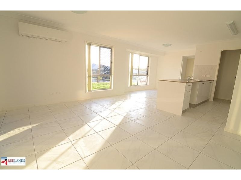 8 BEACHWOOD Street, Redland Bay QLD 4165