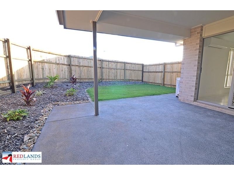 8 BEACHWOOD Street, Redland Bay QLD 4165