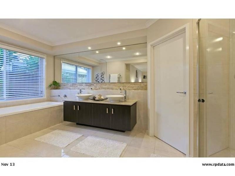 3 PYRUS Place, Redland Bay QLD 4165