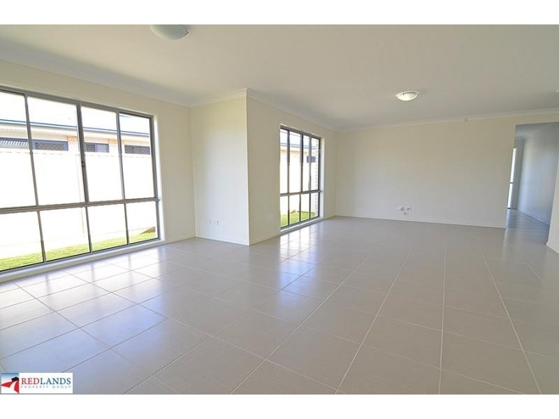 30 WILLIS Close, Redland Bay QLD 4165