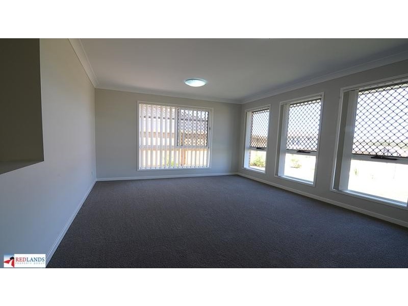 138 BANKSWOOD Drive, Redland Bay QLD 4165