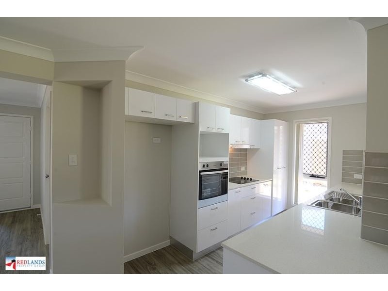 138 BANKSWOOD Drive, Redland Bay QLD 4165