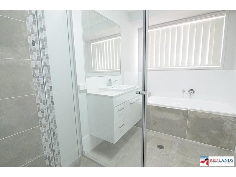 146 BANKSWOOD Drive, Redland Bay QLD 4165