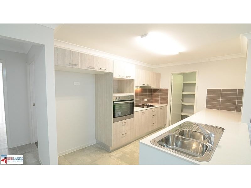 146 BANKSWOOD Drive, Redland Bay QLD 4165