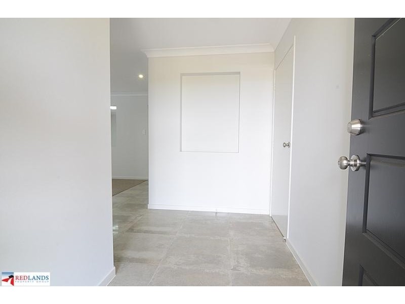 146 BANKSWOOD Drive, Redland Bay QLD 4165