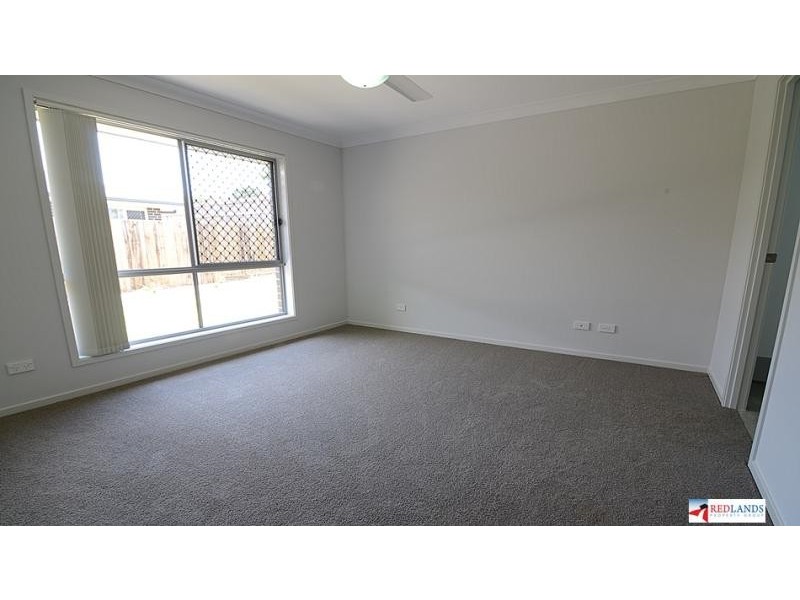 146 BANKSWOOD Drive, Redland Bay QLD 4165