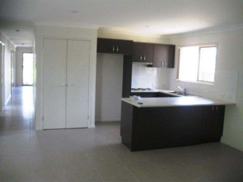 6 EARLEHAM Court, Pimpama QLD 4209