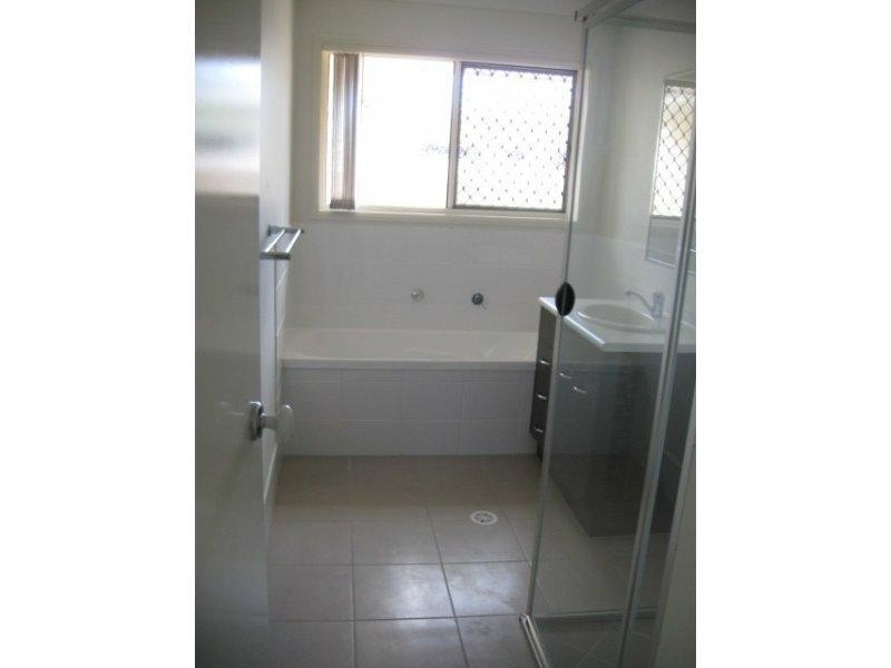 6 EARLEHAM Court, Pimpama QLD 4209