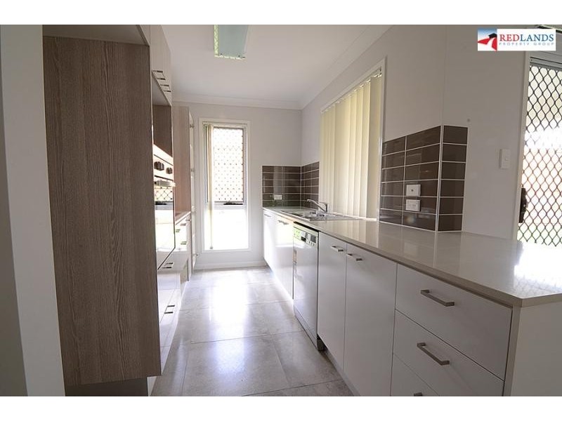 97 Bankswood Drive, Redland Bay QLD 4165