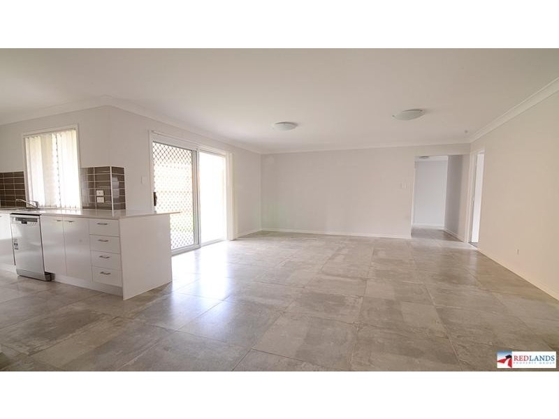 97 Bankswood Drive, Redland Bay QLD 4165