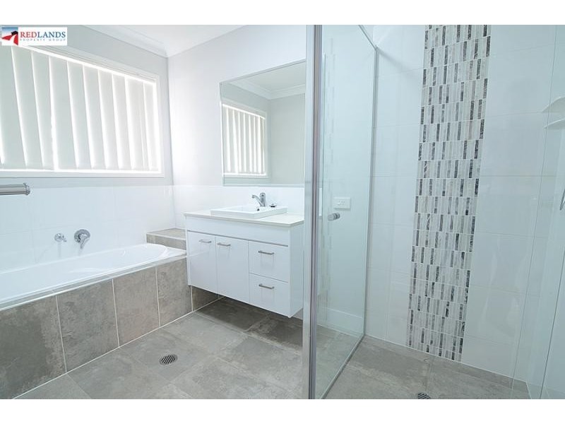 97 Bankswood Drive, Redland Bay QLD 4165