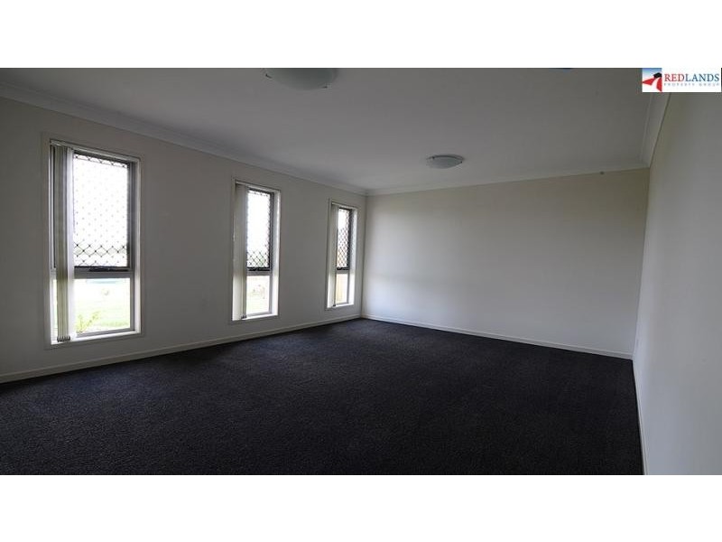 126 Bankswood Drive, Redland Bay QLD 4165