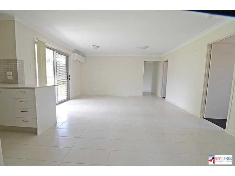 126 Bankswood Drive, Redland Bay QLD 4165