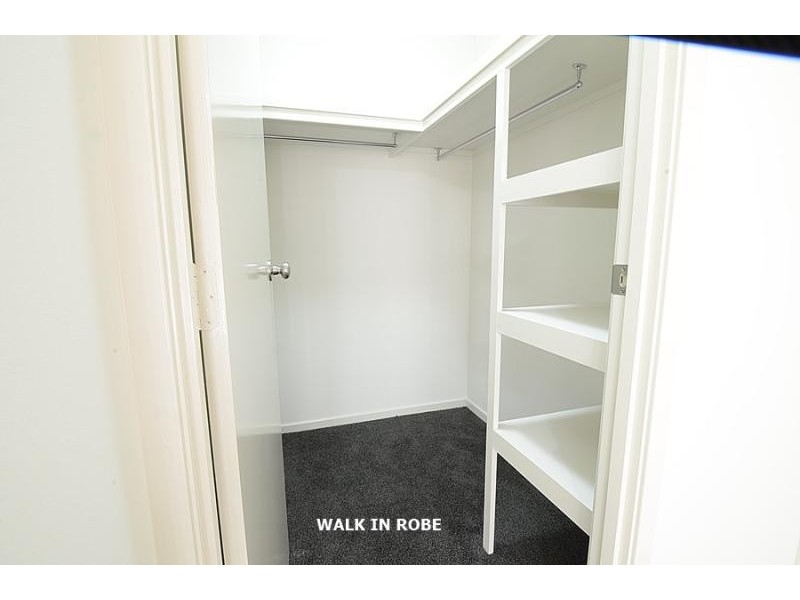 126 Bankswood Drive, Redland Bay QLD 4165