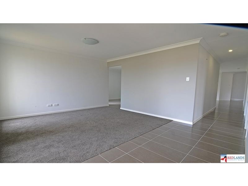 128 BANKSWOOD Drive, Redland Bay QLD 4165