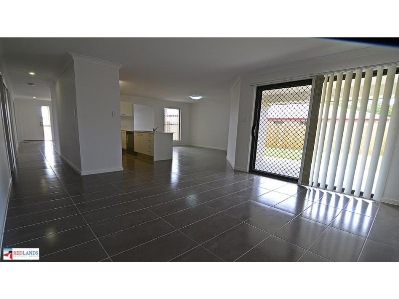 128 BANKSWOOD Drive, Redland Bay QLD 4165