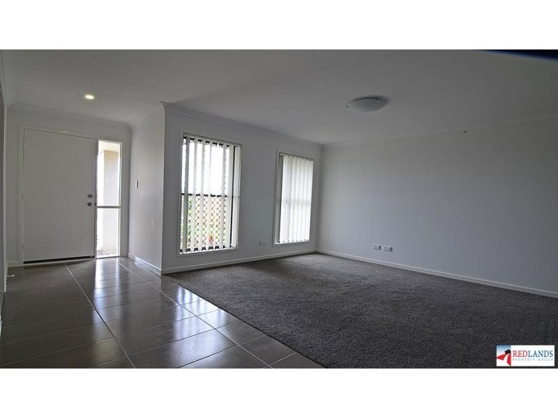 128 BANKSWOOD Drive, Redland Bay QLD 4165