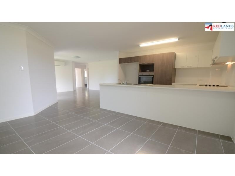 128 BANKSWOOD Drive, Redland Bay QLD 4165