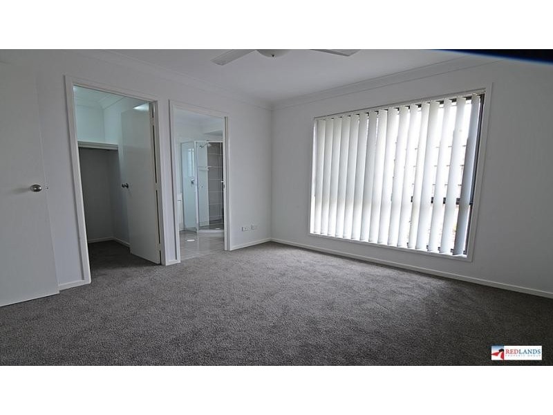128 BANKSWOOD Drive, Redland Bay QLD 4165