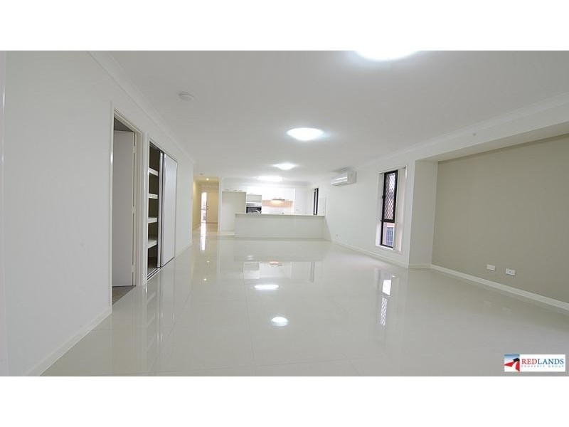 140 BANKSWOOD Drive, Redland Bay QLD 4165