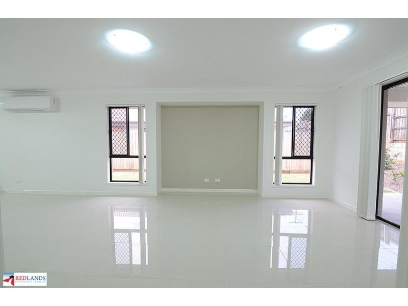 140 BANKSWOOD Drive, Redland Bay QLD 4165