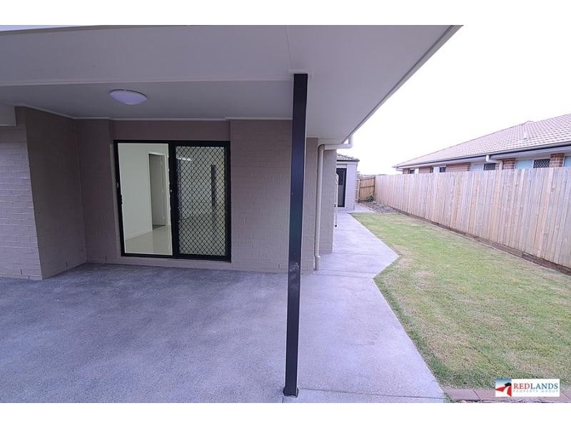 140 BANKSWOOD Drive, Redland Bay QLD 4165