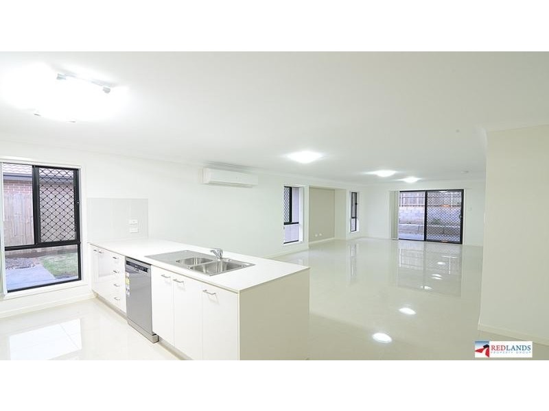 140 BANKSWOOD Drive, Redland Bay QLD 4165