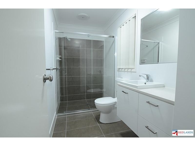 111 Bankswood Drive, Redland Bay QLD 4165