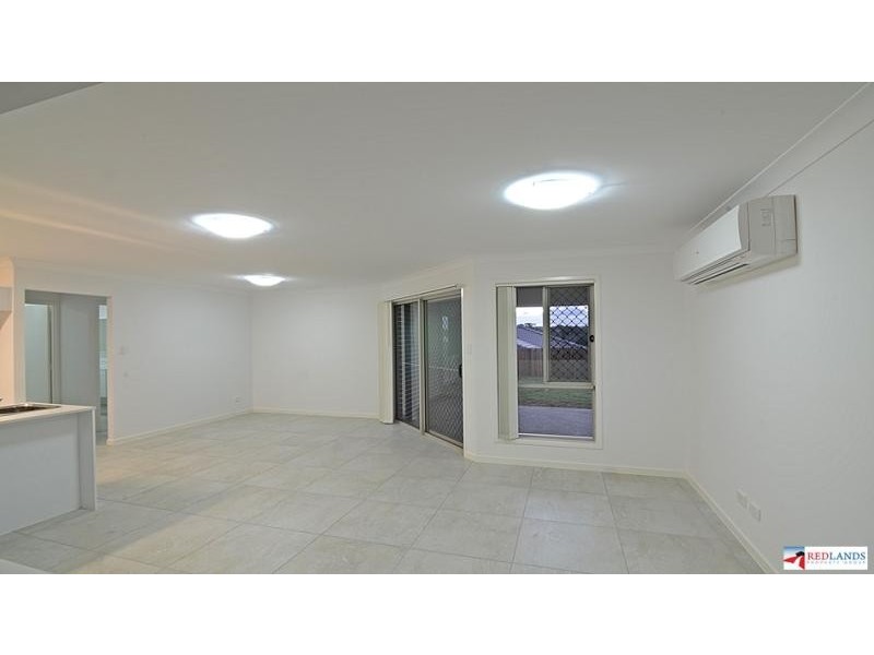 111 Bankswood Drive, Redland Bay QLD 4165