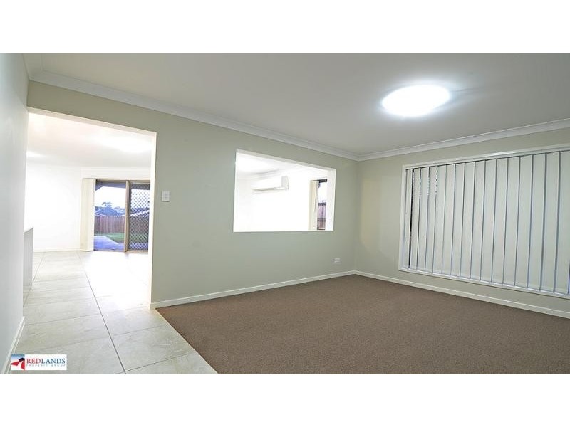 111 Bankswood Drive, Redland Bay QLD 4165